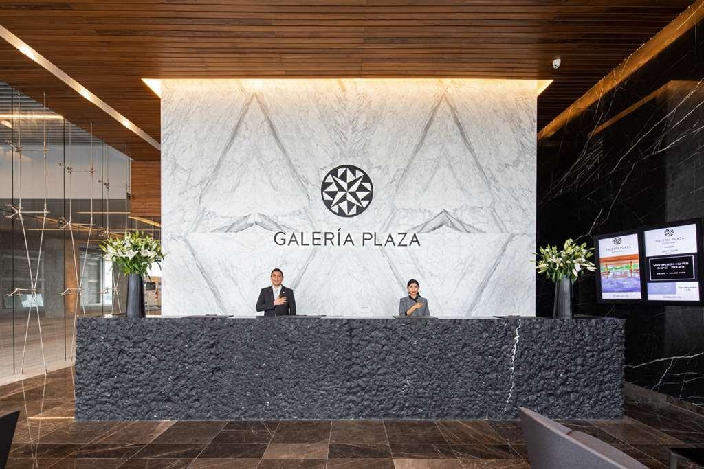 Готель Galeria Plaza Монтеррей Інтер'єр фото The lobby of the shopping mall