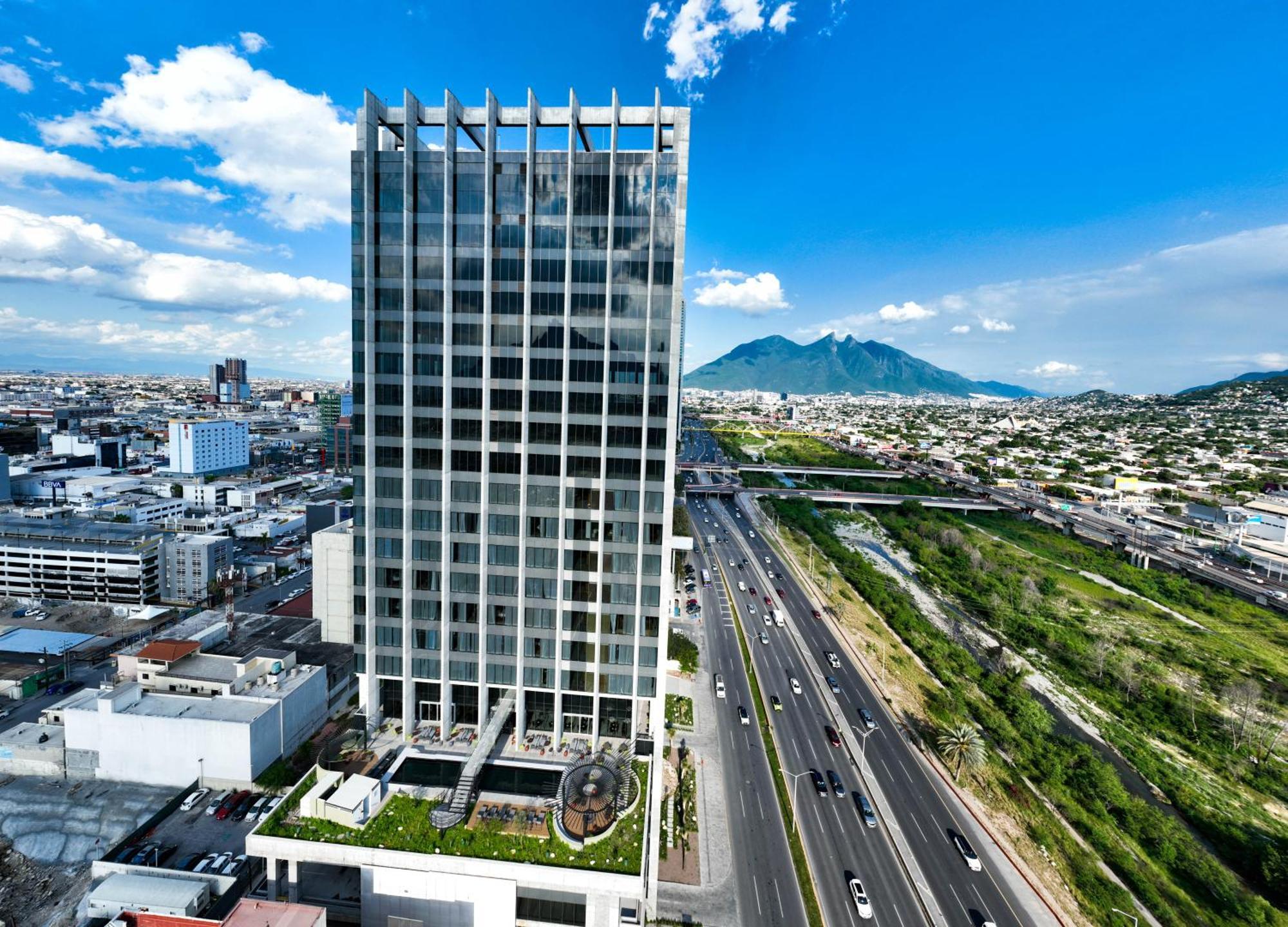 Готель Galeria Plaza Монтеррей Екстер'єр фото Torre Futura