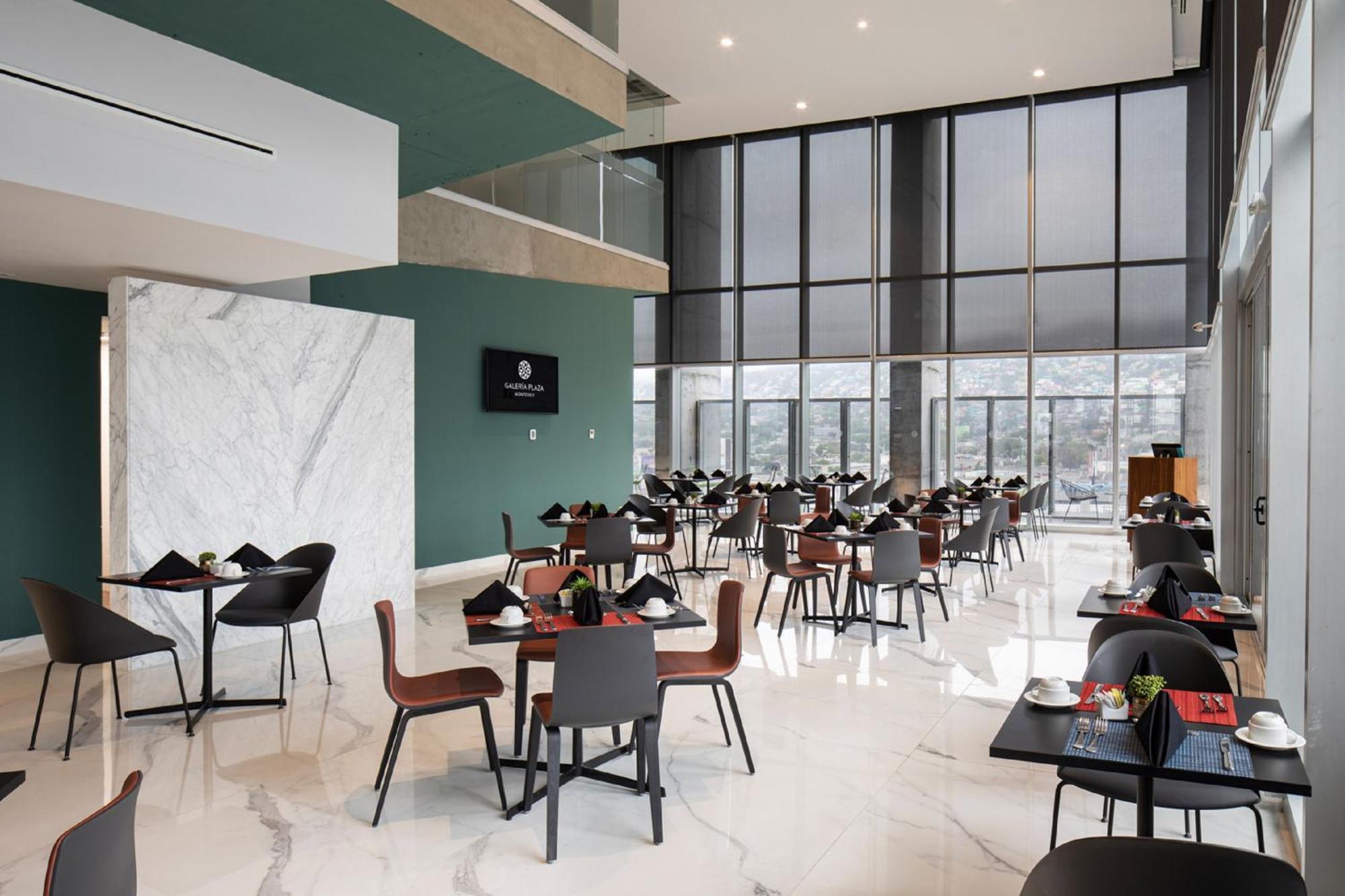 Готель Galeria Plaza Монтеррей Екстер'єр фото The restaurant